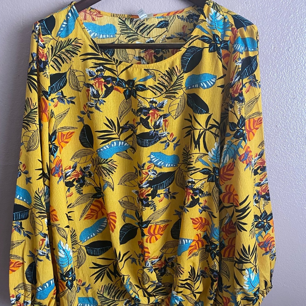Avenue- Floral Knot Top